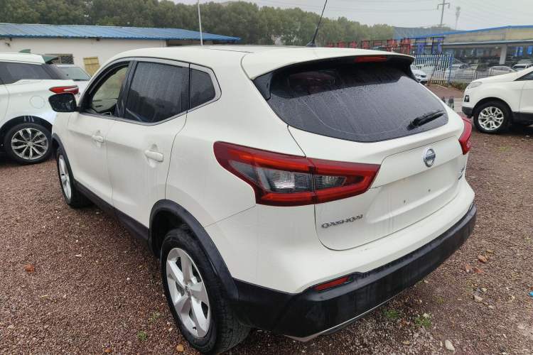 Used Nissan Qashqai 2019 2.0L CVT Smart Enjoyment Version Exterior 2