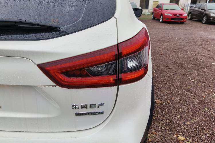 Used Nissan Qashqai 2019 2.0L CVT Smart Enjoyment Version Exterior 3