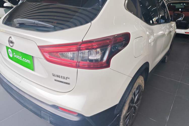 Used Nissan Qashqai 2019 2.0L CVT Luxury Edition Exterior 3
