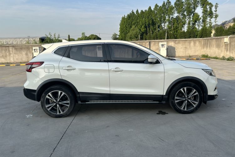 Used Nissan Qashqai 2019 2.0L CVT Luxury Edition Exterior 3