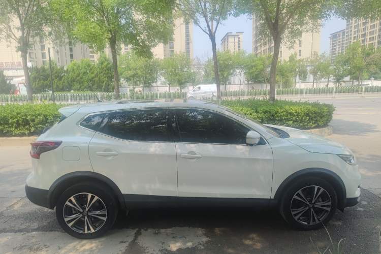 Used Nissan Qashqai 2019 2.0L CVT Luxury Edition Exterior 4