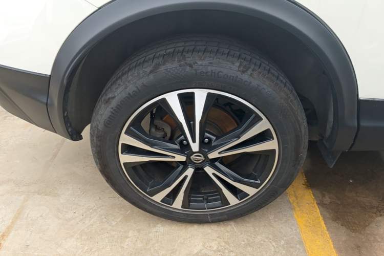 Used Nissan Qashqai 2019 2.0L CVT Luxury Edition Exterior 5
