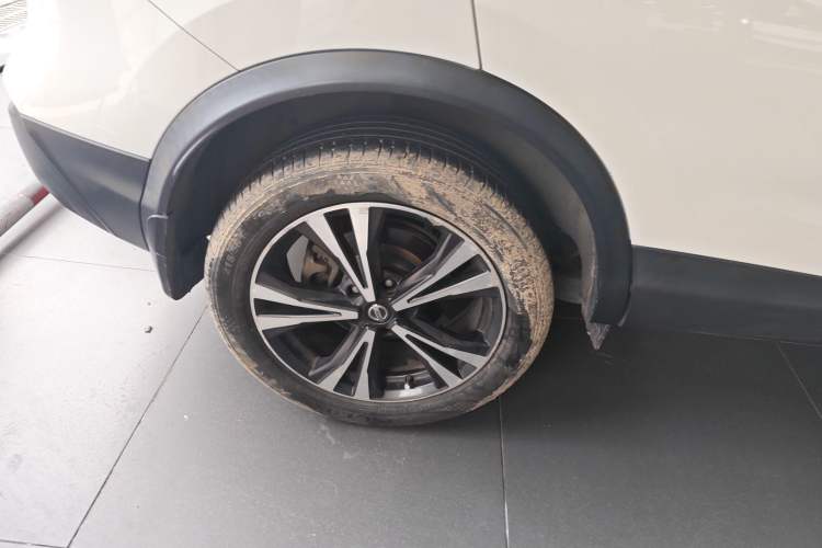 Used Nissan Qashqai 2019 2.0L CVT Luxury Edition Exterior 5