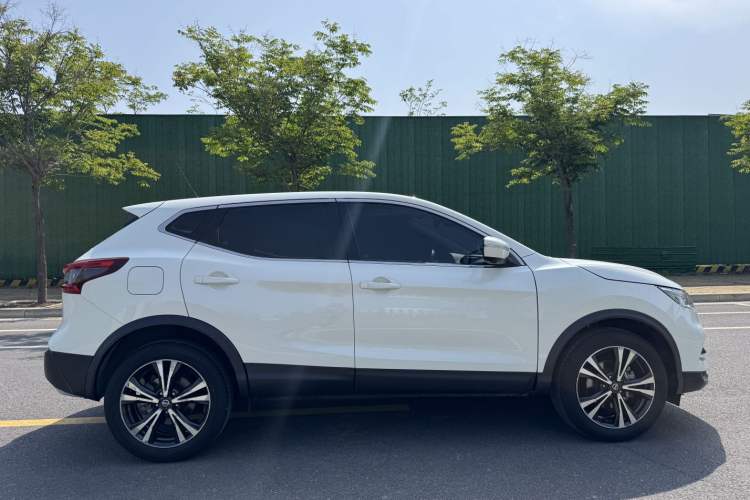 Used Nissan Qashqai 2019 2.0L CVT Luxury Edition Exterior 5