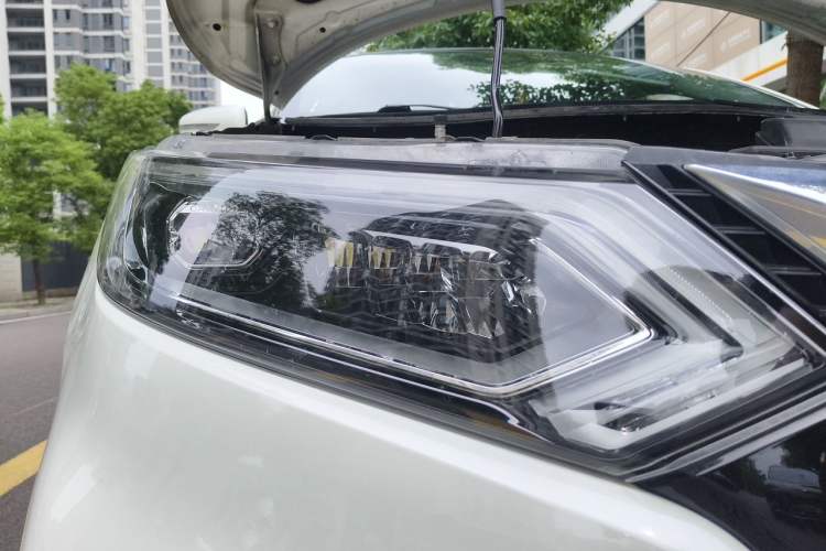 Used Nissan Qashqai 2019 2.0L CVT Luxury Edition Exterior 6