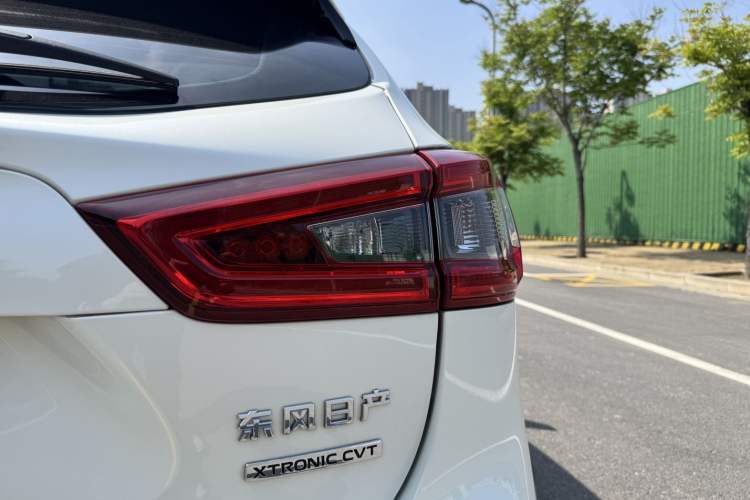 Used Nissan Qashqai 2019 2.0L CVT Luxury Edition Exterior 8