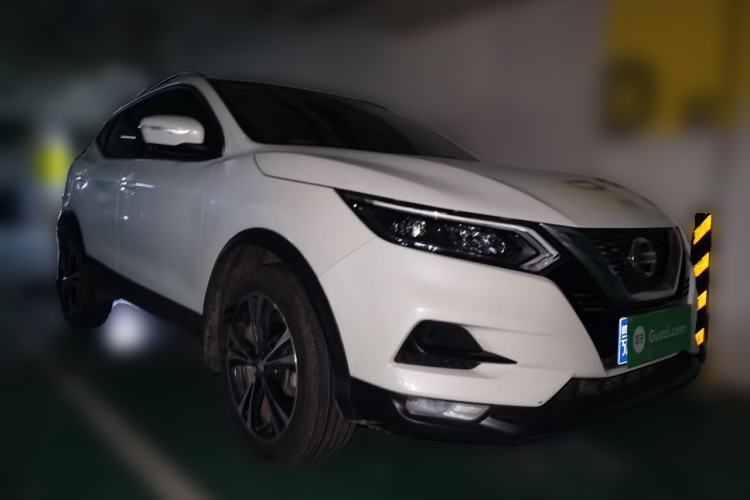 Used Nissan Qashqai 2019 2.0L CVT Luxury Edition Front Right 45 Deg