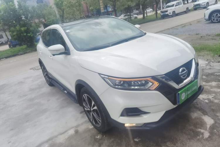 Used Nissan Qashqai 2019 2.0L CVT Luxury Edition Front Right 45 Deg