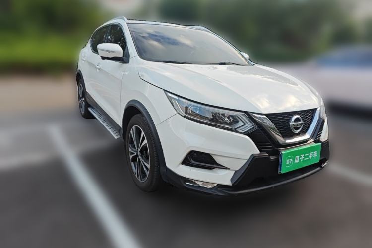 Used Nissan Qashqai 2019 2.0L CVT Luxury Edition Front Right 45 Deg