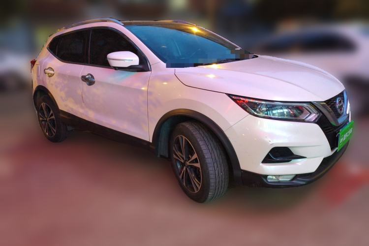 Used Nissan Qashqai 2019 2.0L CVT Luxury Edition Front Right 45 Deg