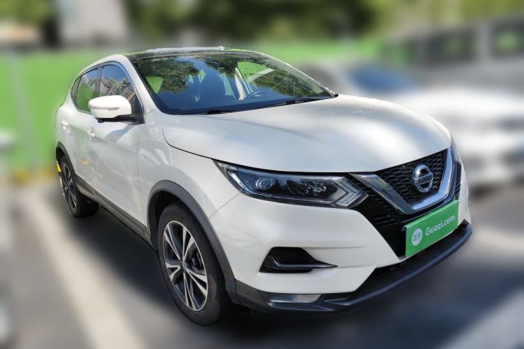 Used Nissan Qashqai 2019 2.0L CVT Luxury Edition Front Right 45 Deg