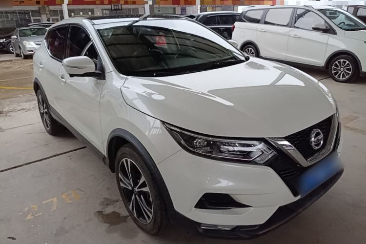 Used Nissan Qashqai 2019 2.0L CVT Luxury Edition Front Right 45 Deg