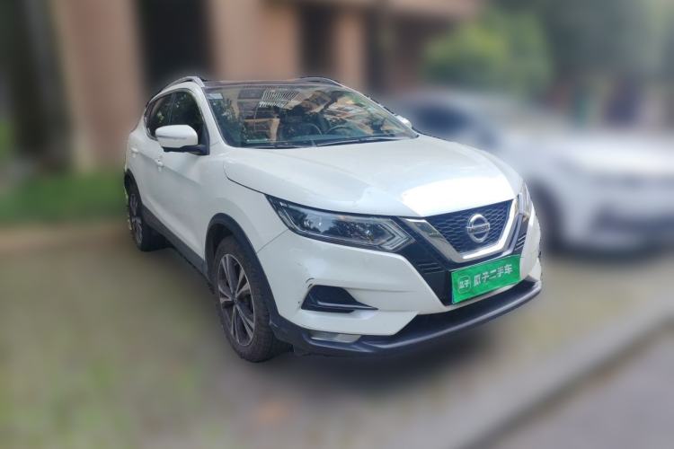 Used Nissan Qashqai 2019 2.0L CVT Luxury Edition Front Right 45 Deg