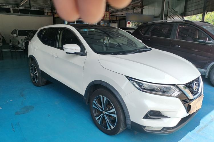 Used Nissan Qashqai 2019 2.0L CVT Luxury Edition Front Right 45 Deg