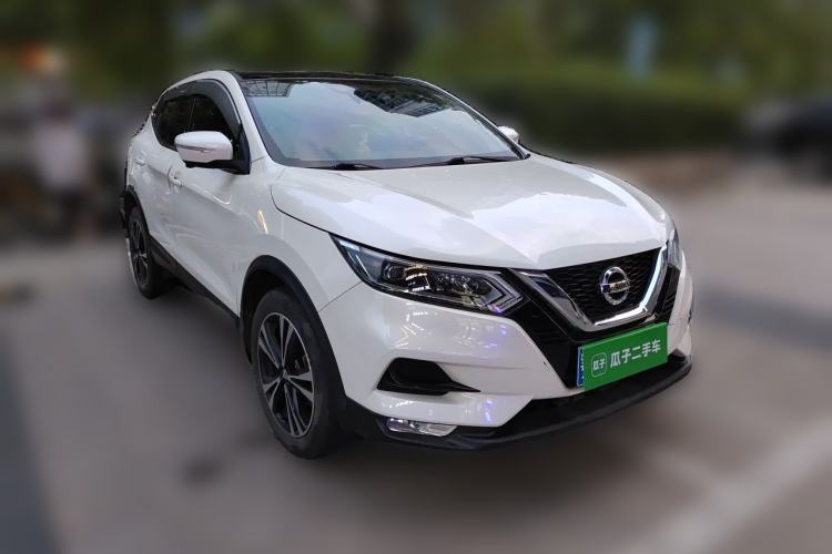 Used Nissan Qashqai 2019 2.0L CVT Luxury Edition Front Right 45 Deg