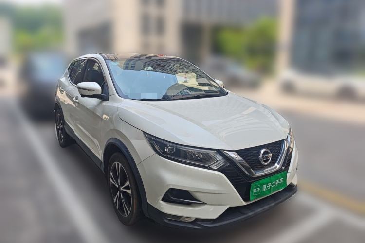 Used Nissan Qashqai 2019 2.0L CVT Luxury Edition Front Right 45 Deg