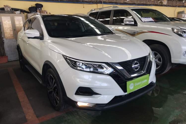 Used Nissan Qashqai 2019 2.0L CVT Luxury Edition Front Right 45 Deg