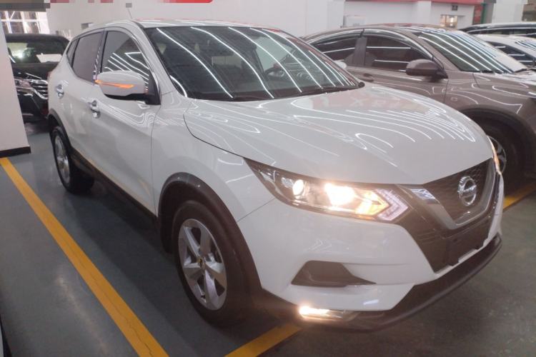Used Nissan Qashqai 2019 2.0L CVT Smart Enjoyment Version Front Right 45 Deg