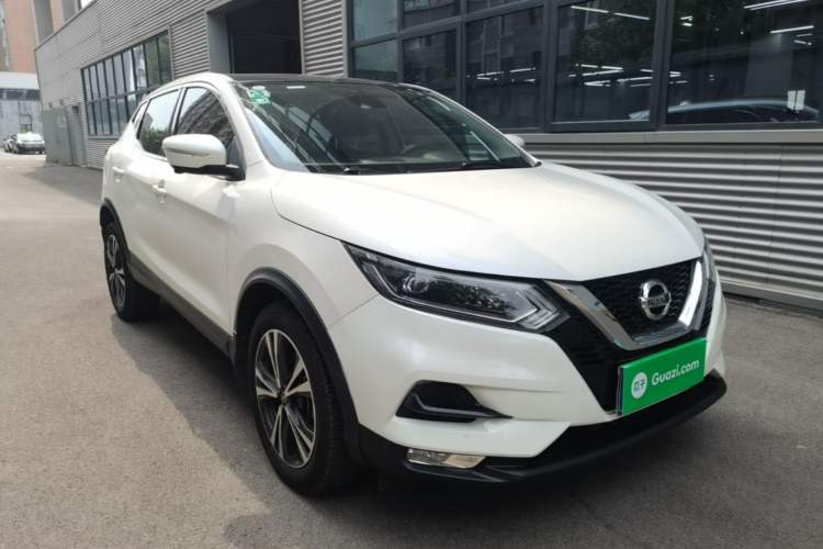 Used Nissan Qashqai 2019 2.0L CVT Luxury Edition Front Right 45 Deg