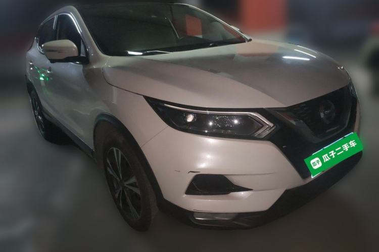 Used Nissan Qashqai 2019 2.0L CVT Luxury Edition Front Right 45 Deg