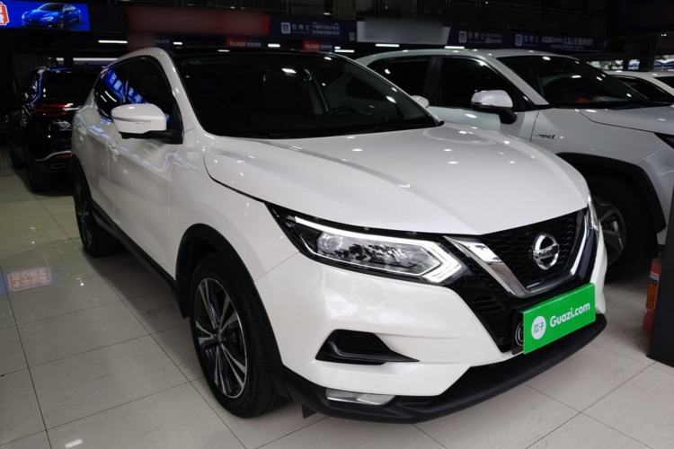 Used Nissan Qashqai 2019 2.0L CVT Luxury Edition Front Right 45 Deg