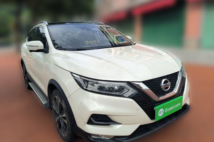 Used Nissan Qashqai 2019 2.0L CVT Luxury Edition Front Right 45 Deg
