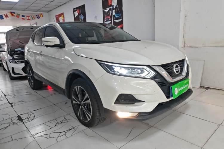 Used Nissan Qashqai 2019 2.0L CVT Luxury Edition Front Right 45 Deg