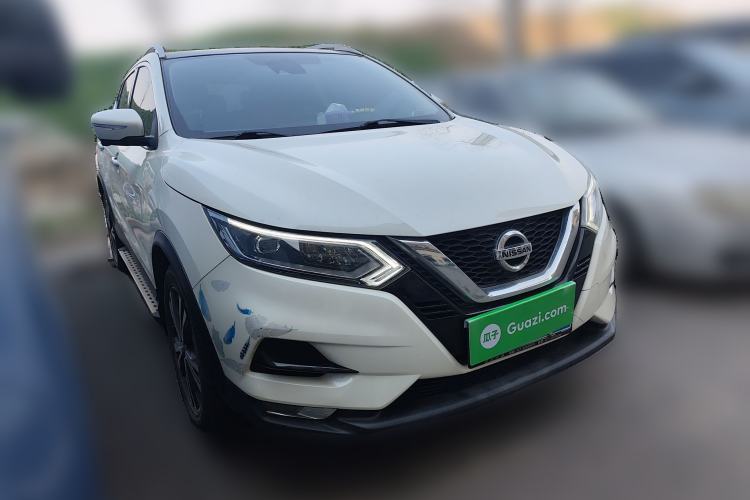 Used Nissan Qashqai 2019 2.0L CVT Luxury Edition Front Right 45 Deg