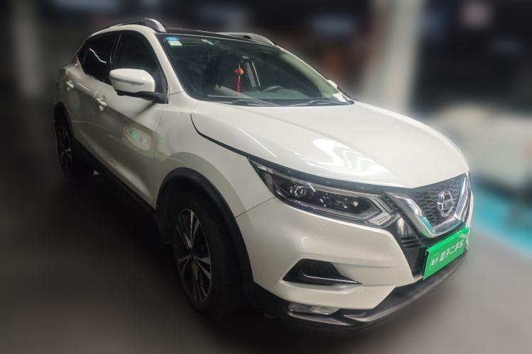 Used Nissan Qashqai 2019 2.0L CVT Luxury Edition Front Right 45 Deg