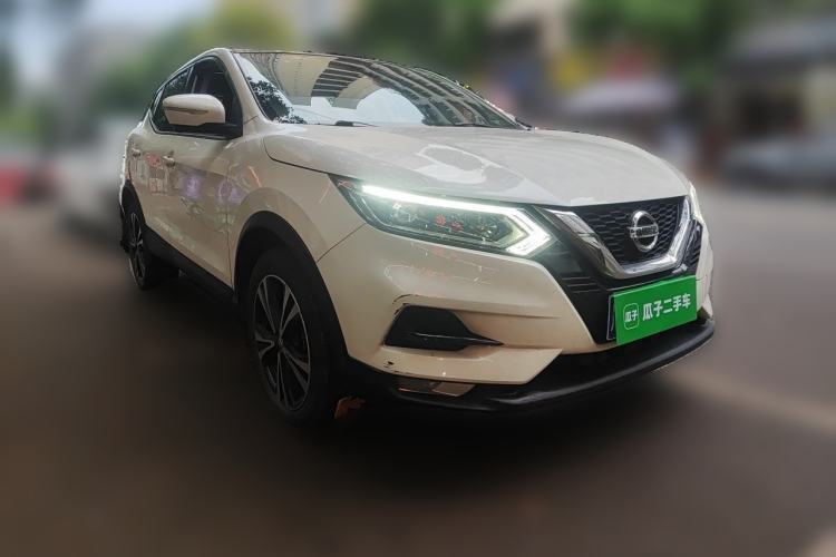 Used Nissan Qashqai 2019 2.0L CVT Luxury Edition Front Right 45 Deg