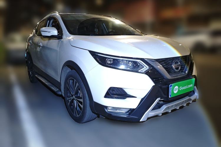 Used Nissan Qashqai 2019 2.0L CVT Luxury Edition Front Right 45 Deg