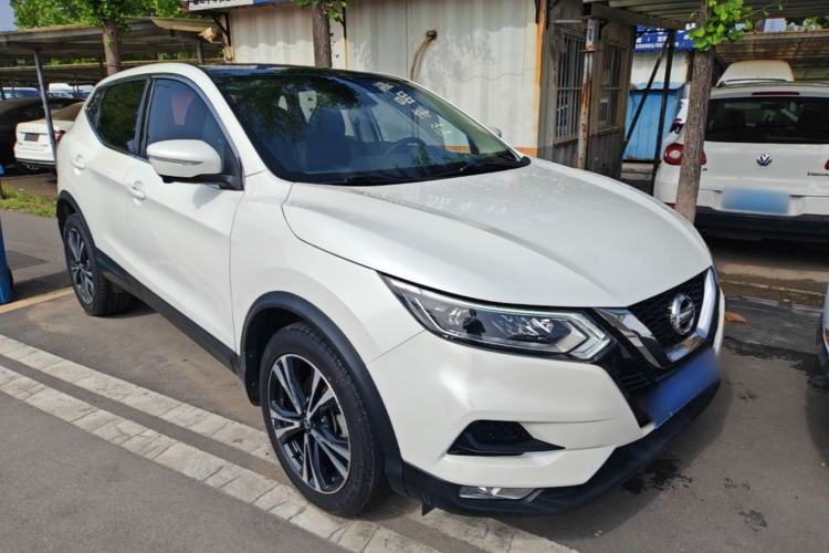 Used Nissan Qashqai 2019 2.0L CVT Luxury Edition Front Right 45 Deg