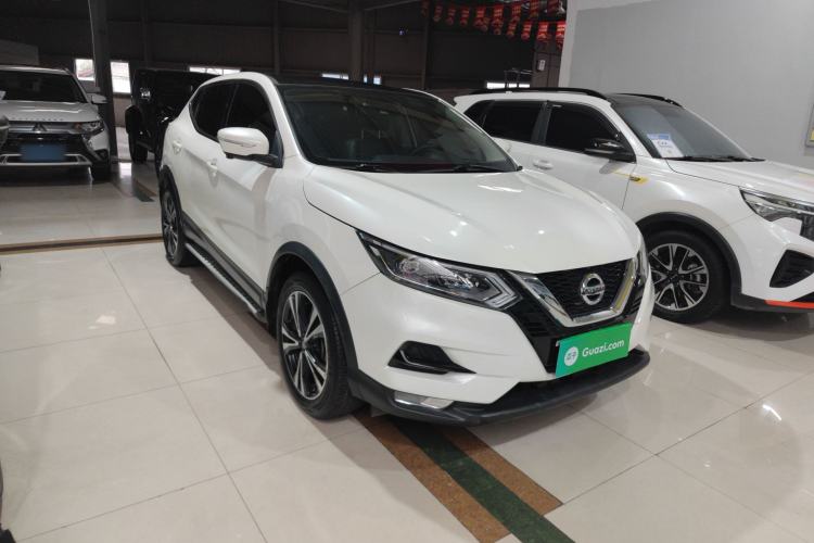 Used Nissan Qashqai 2019 2.0L CVT Luxury Edition Front Right 45 Deg
