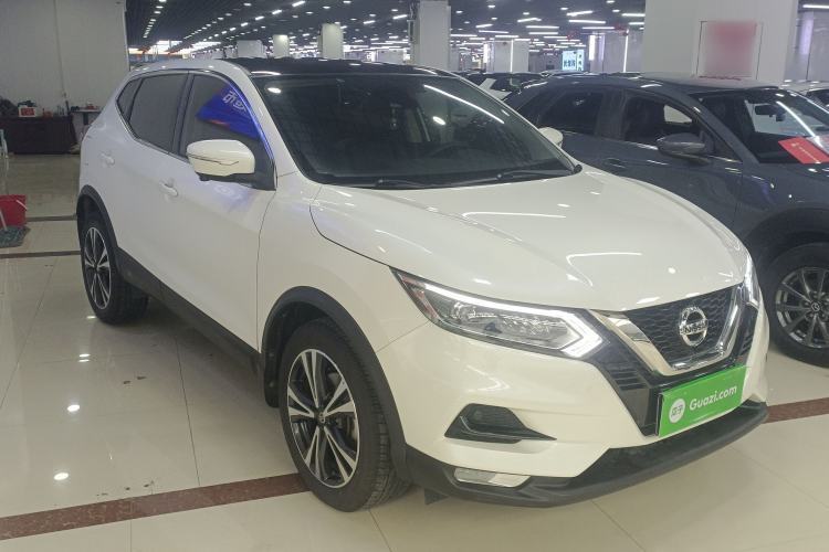 Used Nissan Qashqai 2019 2.0L CVT Luxury Edition Front Right 45 Deg