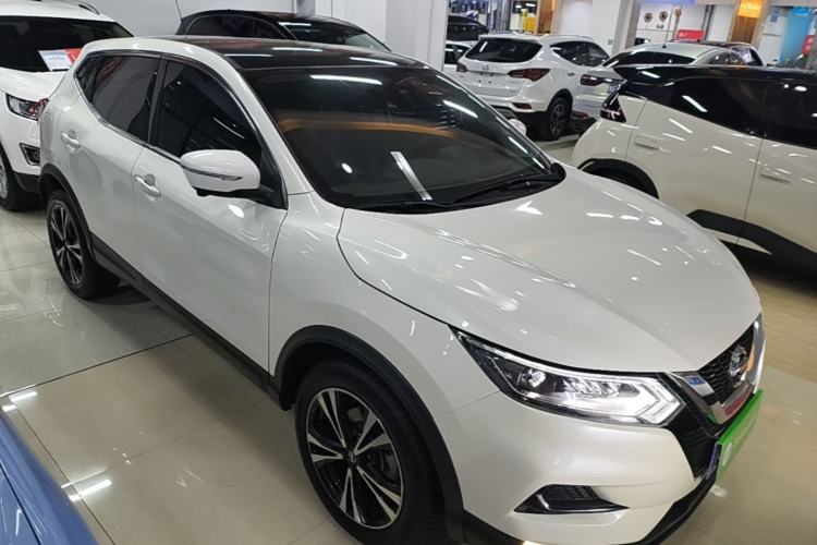 Used Nissan Qashqai 2019 2.0L CVT Luxury Edition Front Right 45 Deg