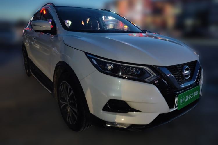 Used Nissan Qashqai 2019 2.0L CVT Luxury Edition Front Right 45 Deg