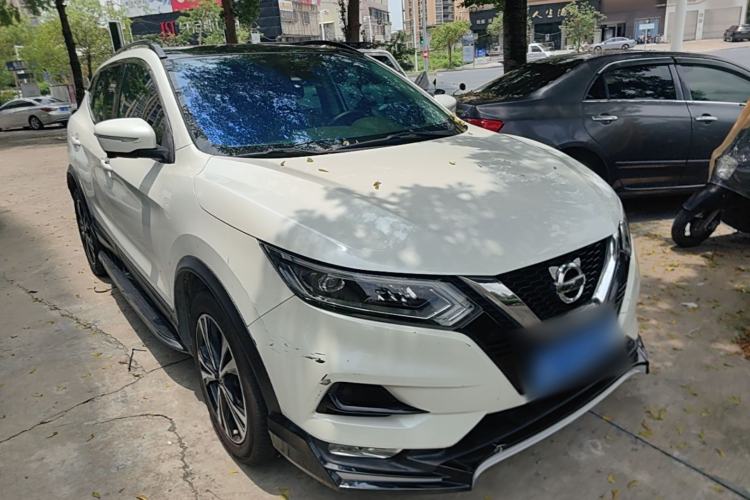 Used Nissan Qashqai 2019 2.0L CVT Luxury Edition Front Right 45 Deg