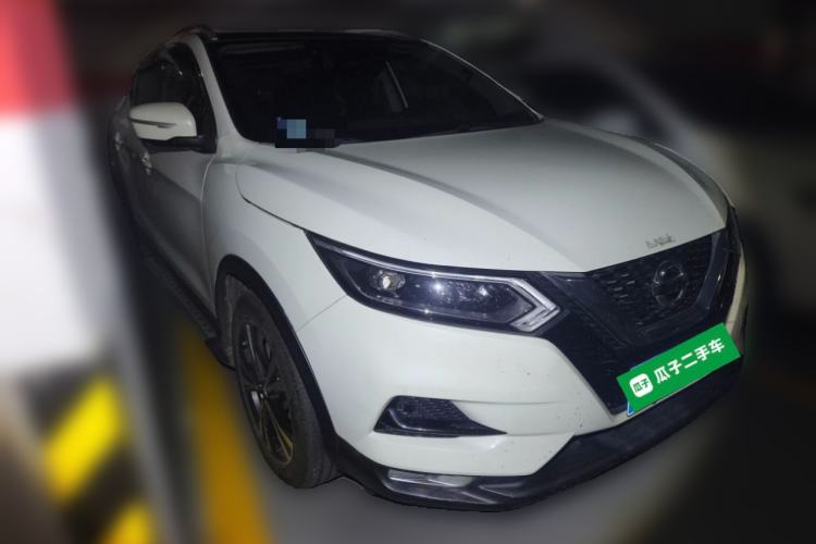 Used Nissan Qashqai 2019 2.0L CVT Luxury Edition Front Right 45 Deg