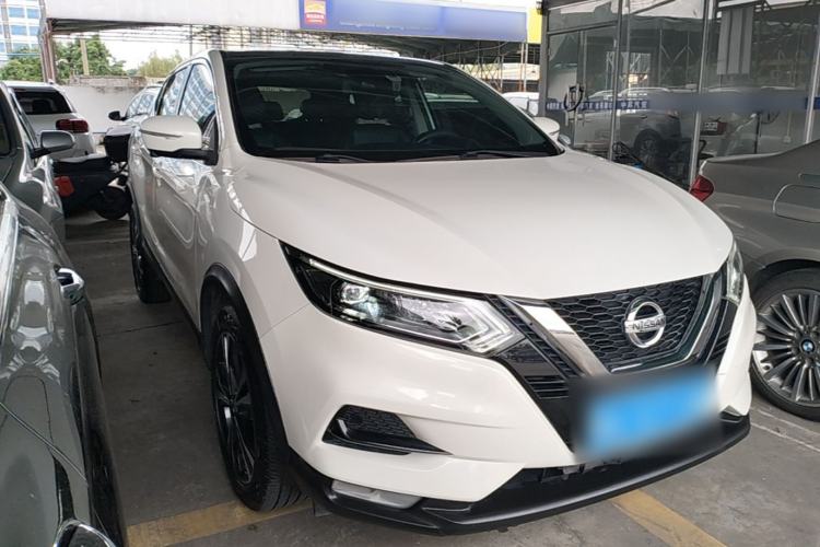 Used Nissan Qashqai 2019 2.0L CVT Luxury Edition Front Right 45 Deg