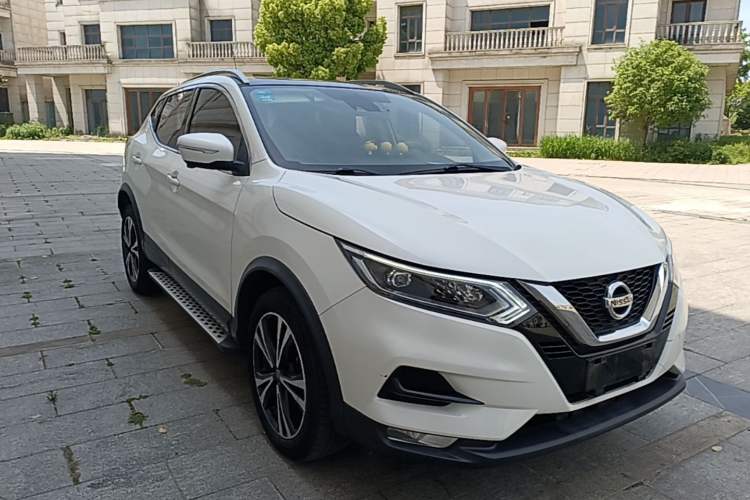 Used Nissan Qashqai 2019 2.0L CVT Luxury Edition Front Right 45 Deg