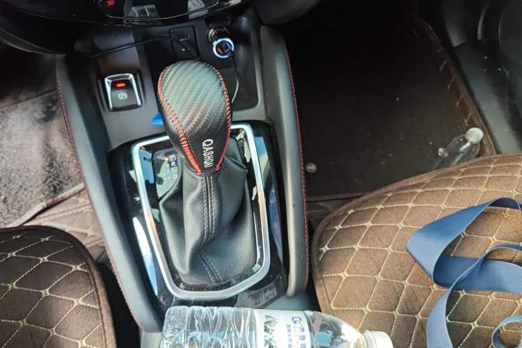 Used Nissan Qashqai 2019 2.0L CVT Luxury Edition Gear Lever