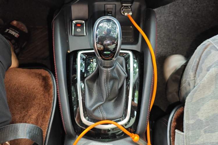 Used Nissan Qashqai 2019 2.0L CVT Luxury Edition Gear Lever