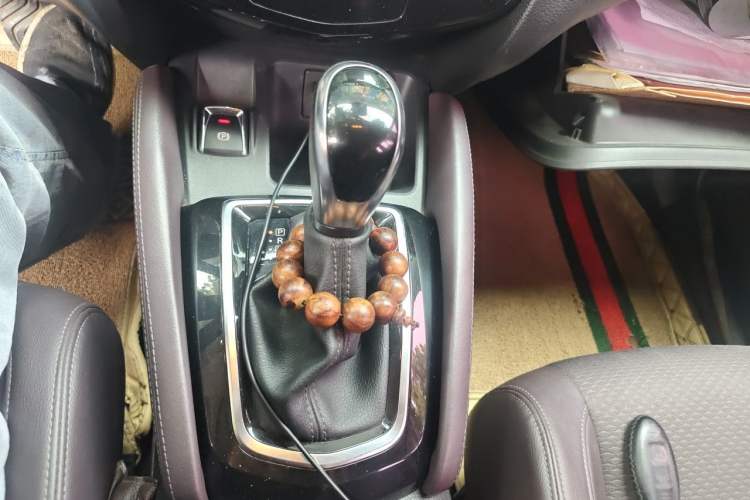 Used Nissan Qashqai 2019 2.0L CVT Luxury Edition Gear Lever