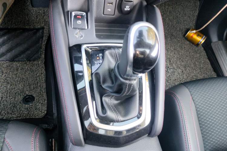 Used Nissan Qashqai 2019 2.0L CVT Luxury Edition Gear Lever