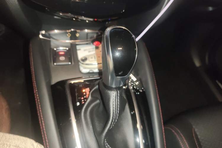 Used Nissan Qashqai 2019 2.0L CVT Luxury Edition Gear Lever