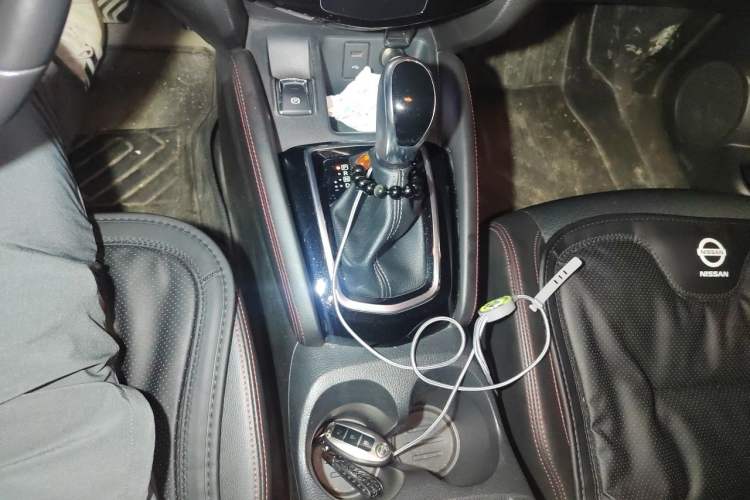 Used Nissan Qashqai 2019 2.0L CVT Luxury Edition Gear Lever