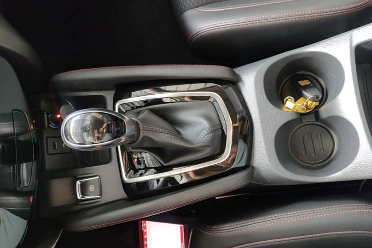 Used Nissan Qashqai 2019 2.0L CVT Luxury Edition Gear Lever
