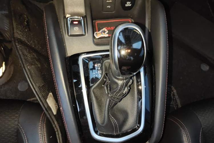 Used Nissan Qashqai 2019 2.0L CVT Luxury Edition Gear Lever