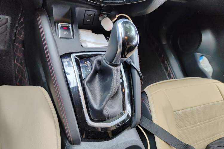 Used Nissan Qashqai 2019 2.0L CVT Luxury Edition Gear Lever