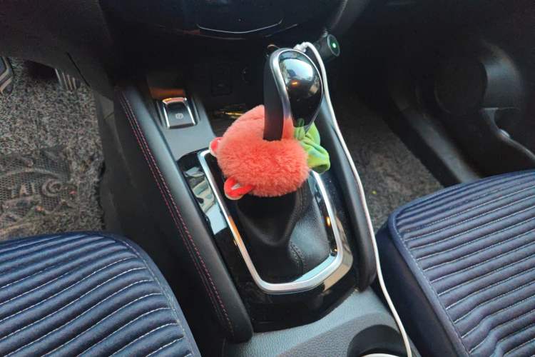 Used Nissan Qashqai 2019 2.0L CVT Luxury Edition Gear Lever